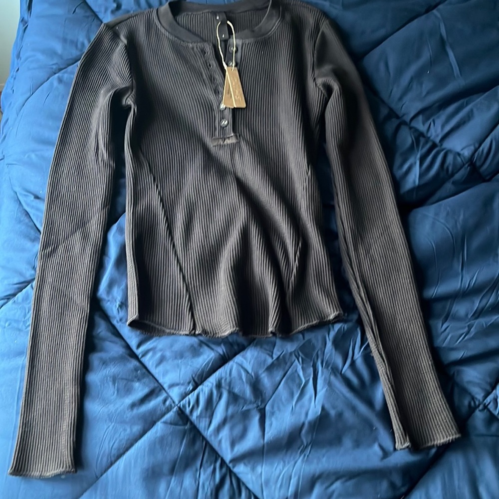 Skims! Brand New with tags! Skims Henley!